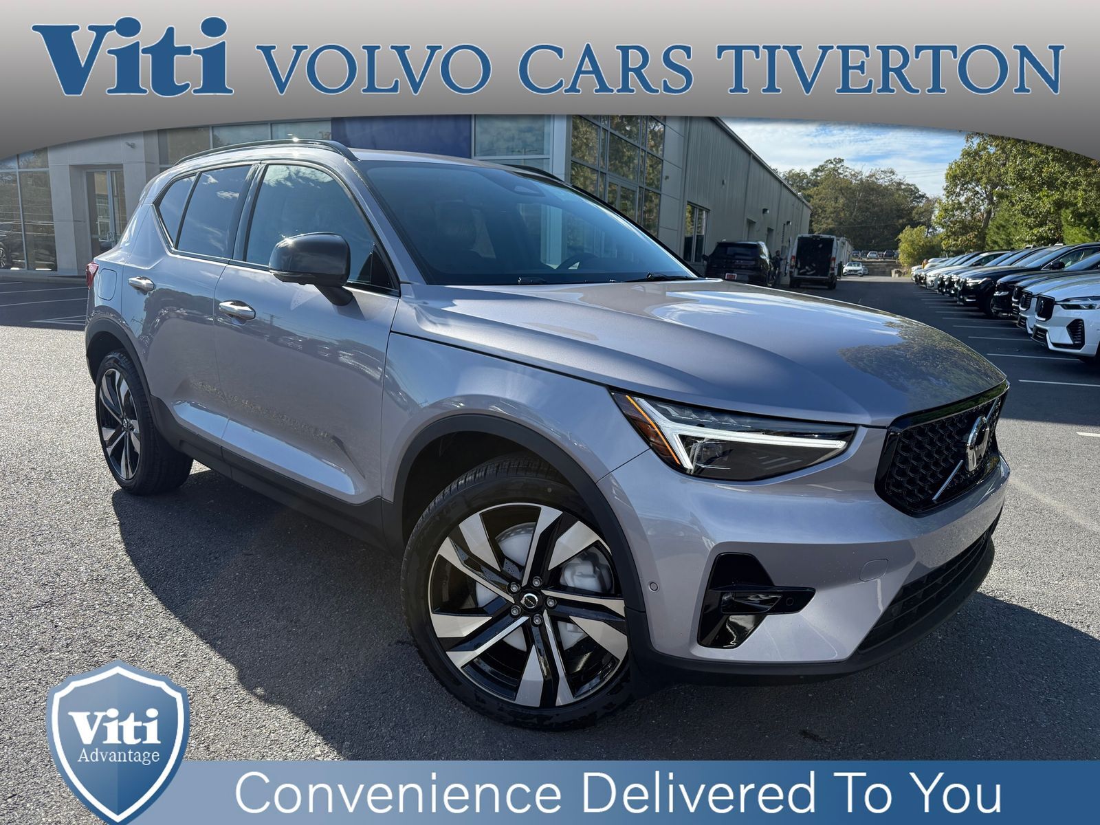 2026 VOLVO XC40