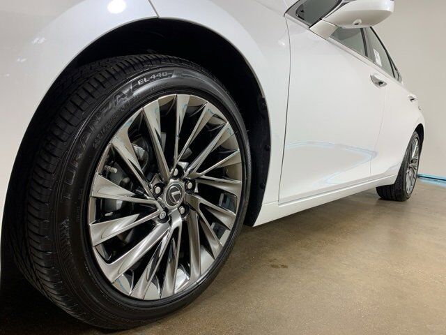 2025 Lexus ES