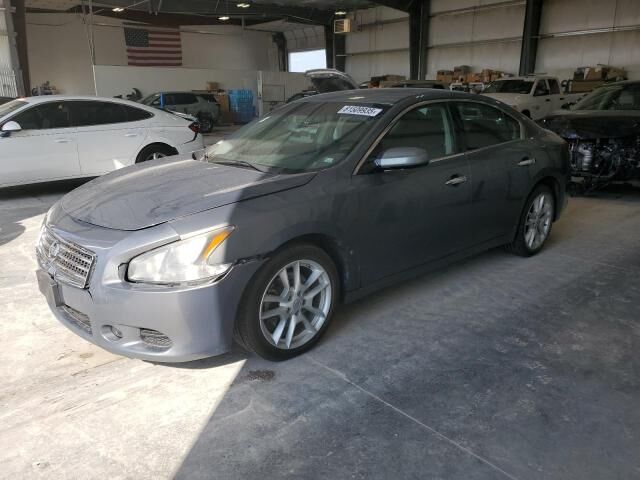 Nissan Maxima