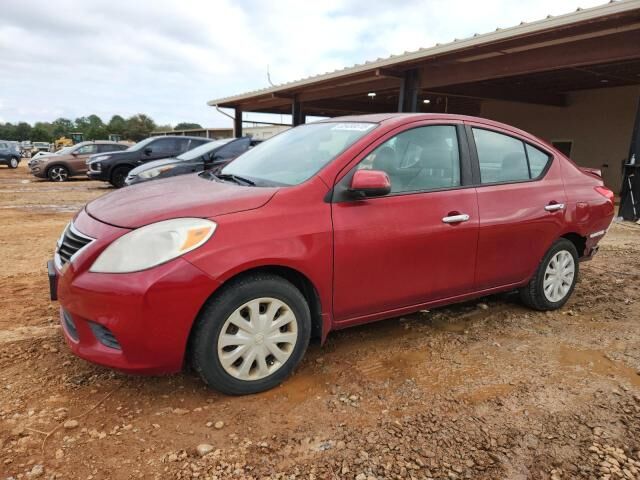 Nissan Versa