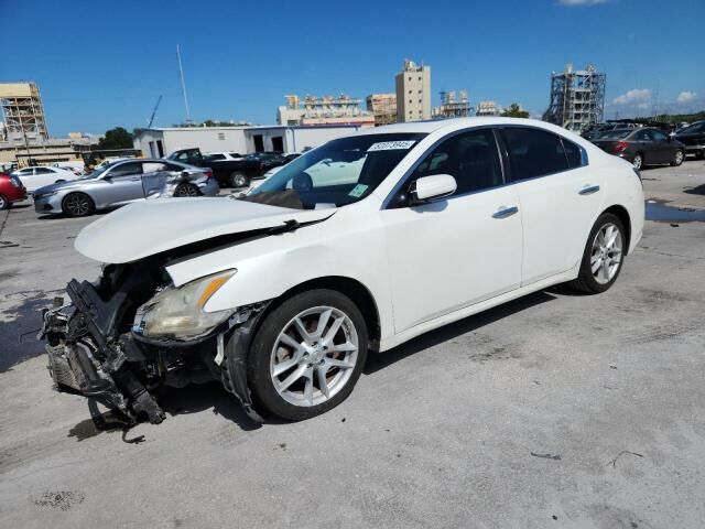 Nissan Maxima