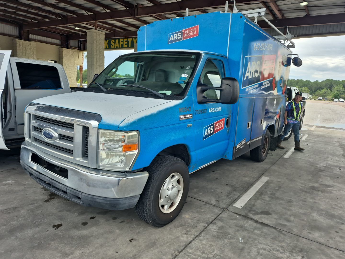Ford E-350