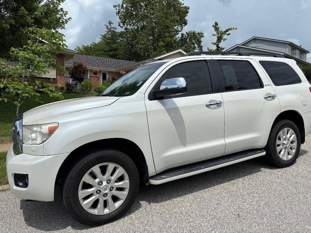 2013 TOYOTA Sequoia