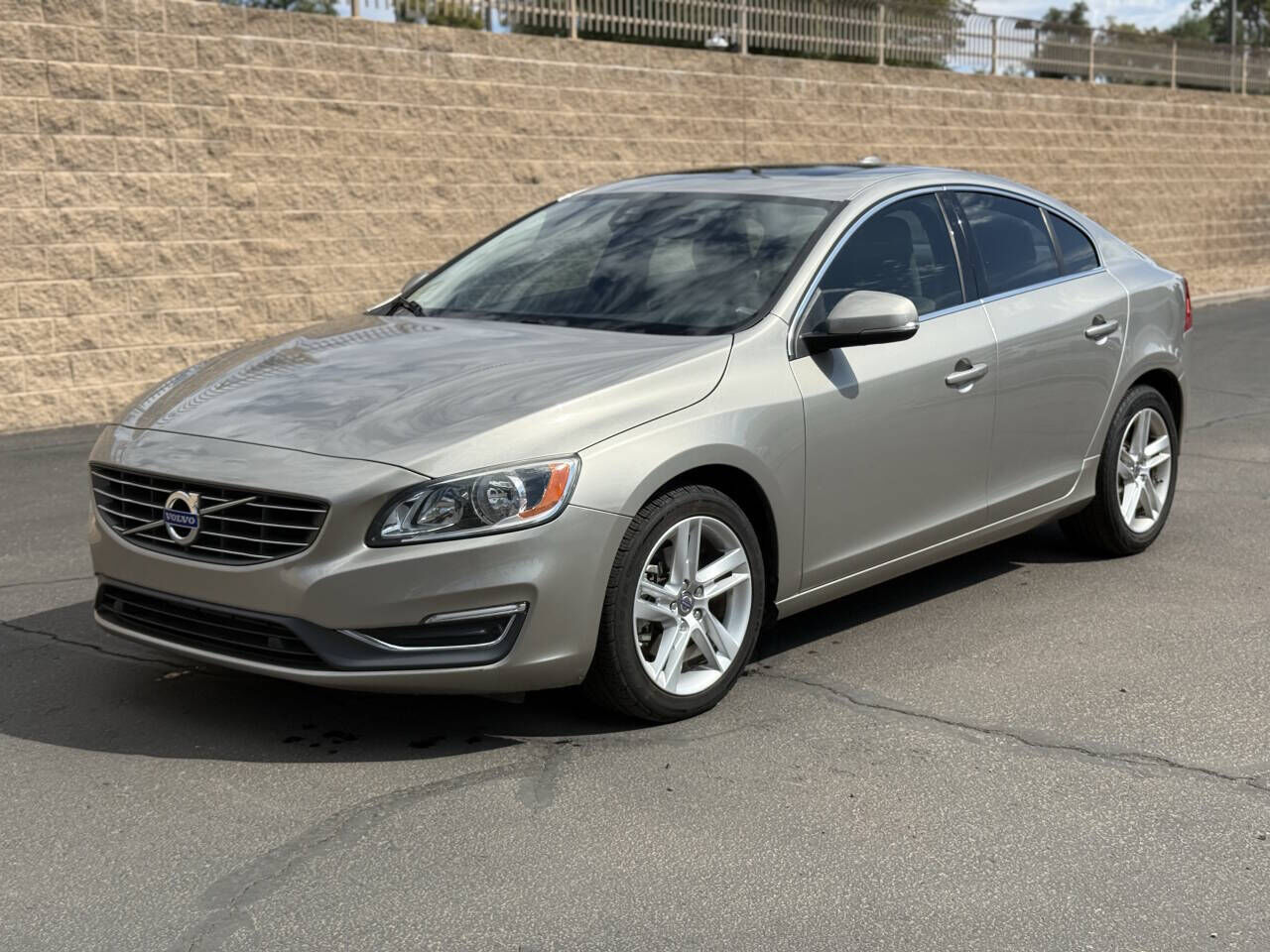 2015 VOLVO S60
