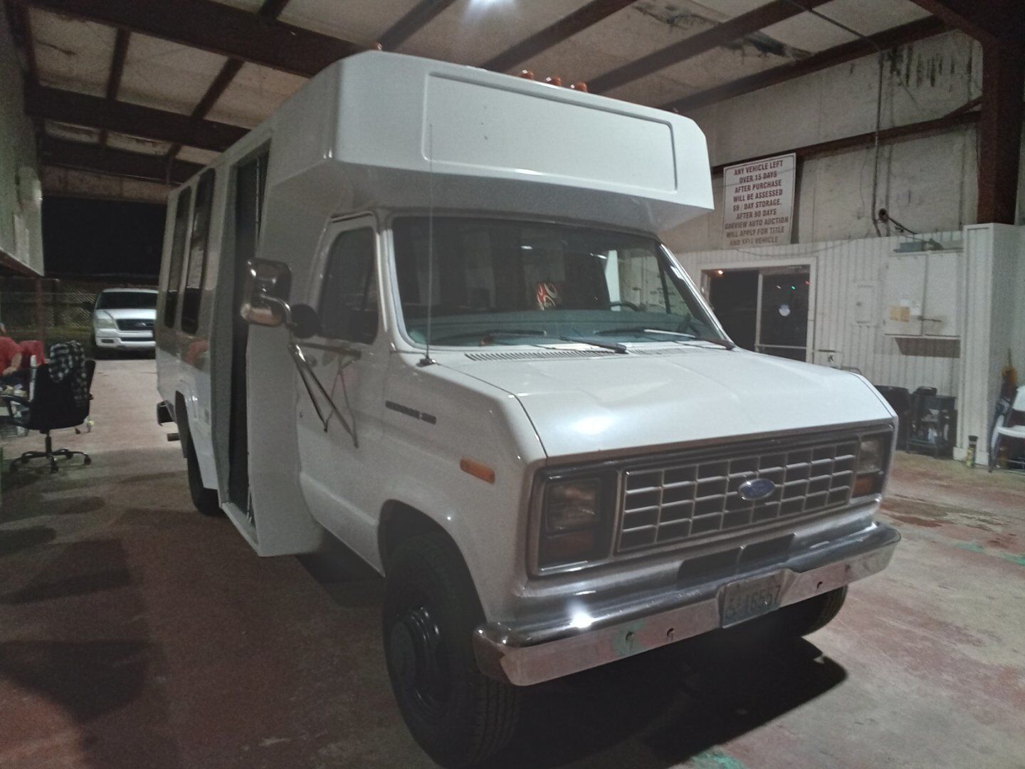 Ford E-350
