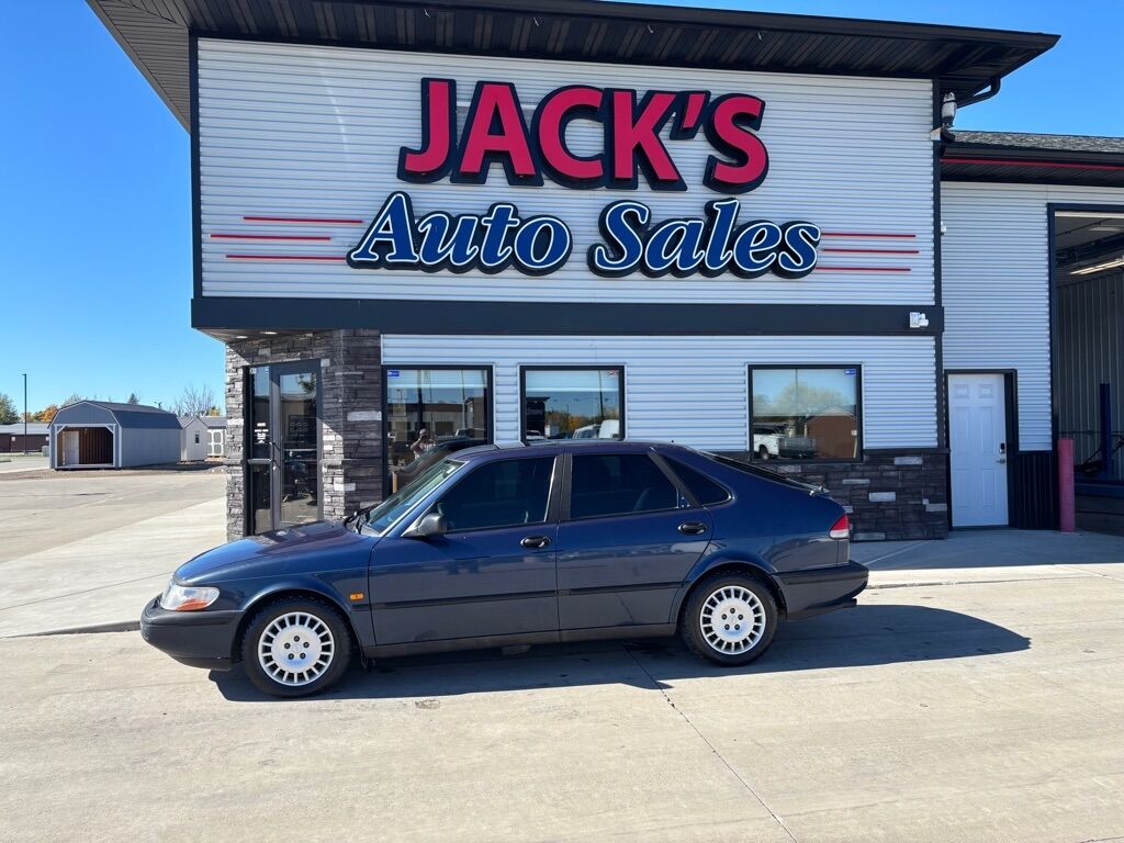 Saab 900