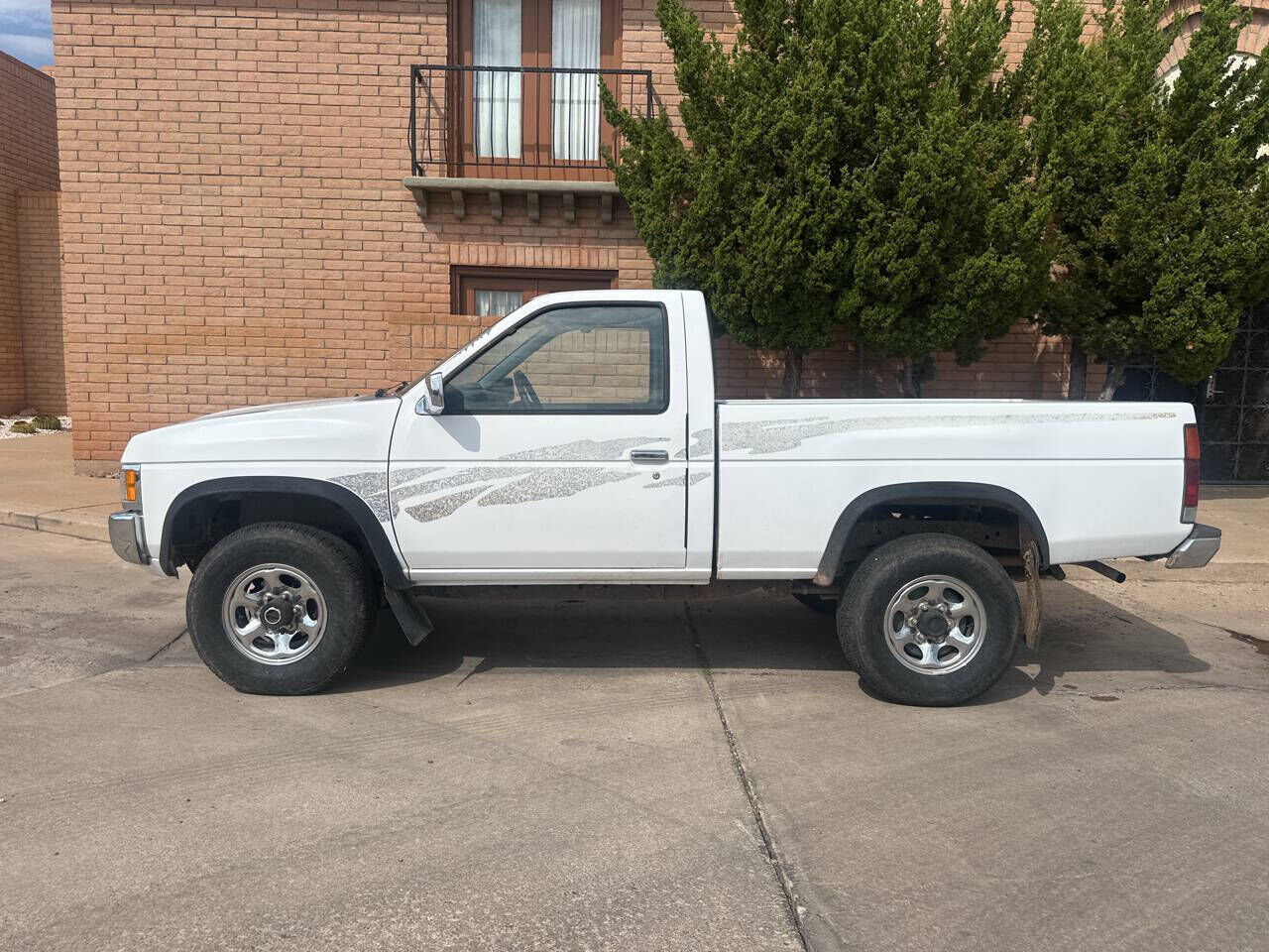 Nissan Pickup