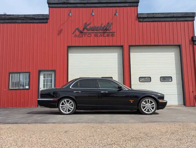 Jaguar XJR