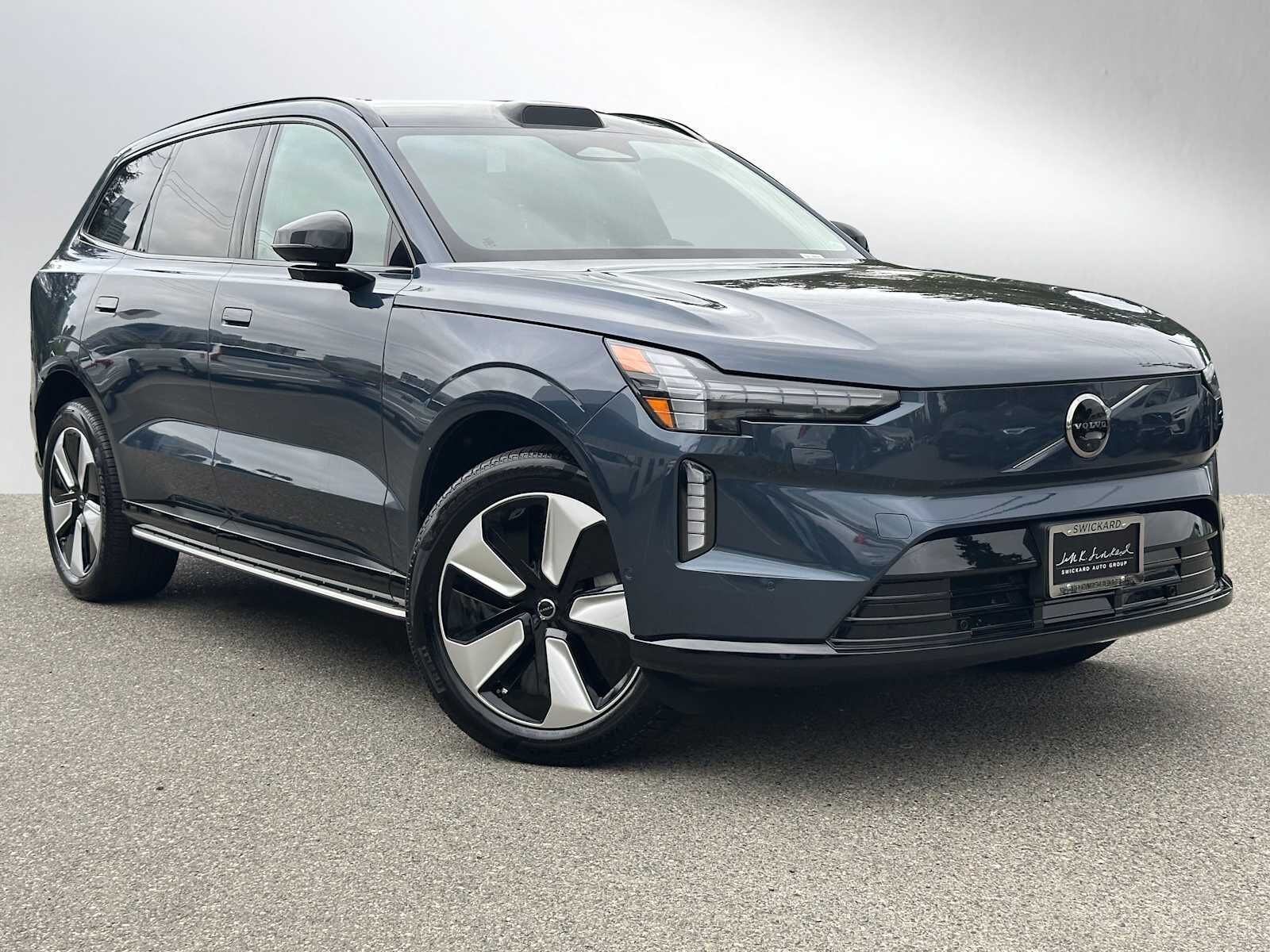 2025 VOLVO EX90