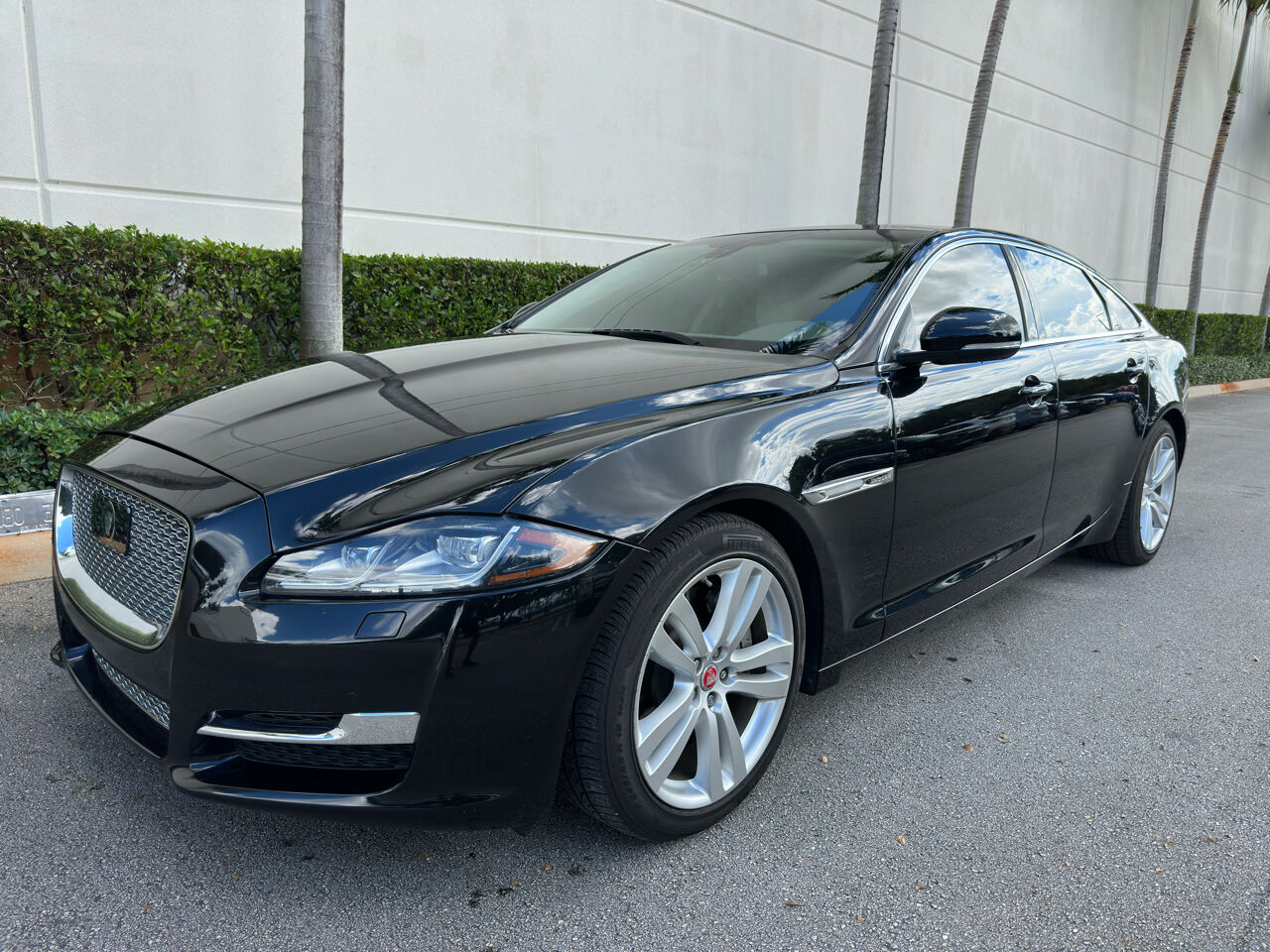 2017 JAGUAR XJ