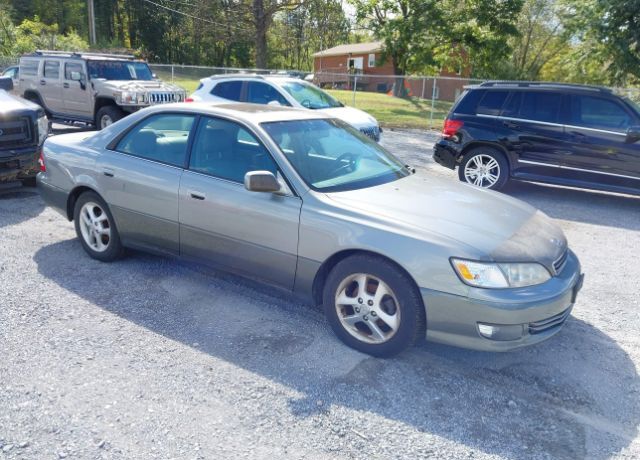 Lexus ES