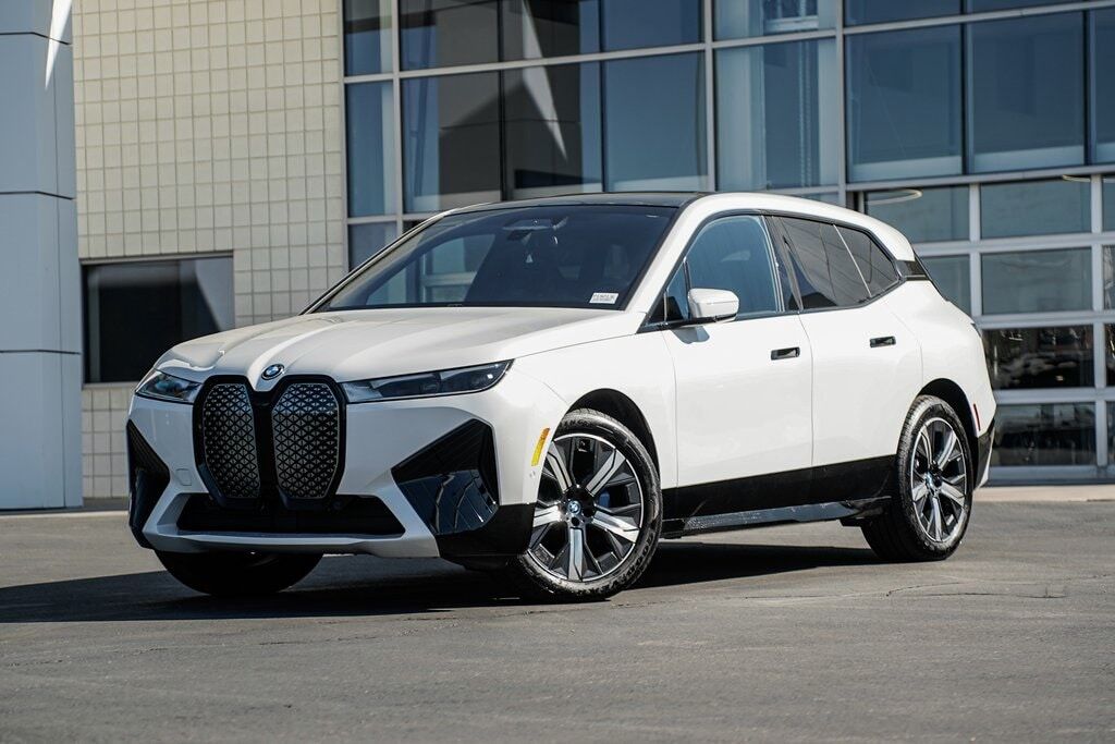 2025 BMW ix