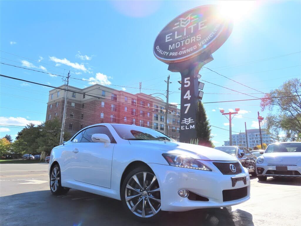 Lexus IS