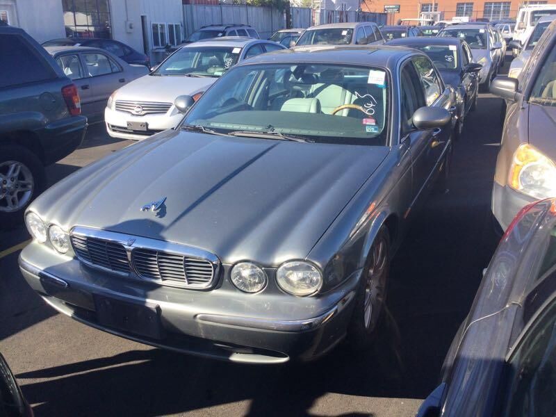 Jaguar XJ