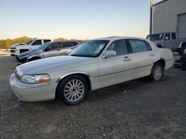 Lincoln Town Car