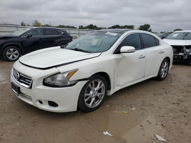 Nissan Maxima