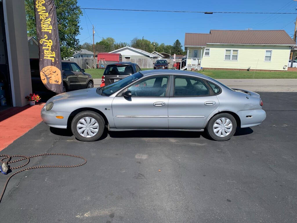 Ford Taurus