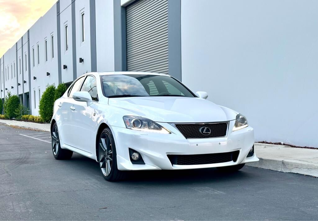 Lexus IS