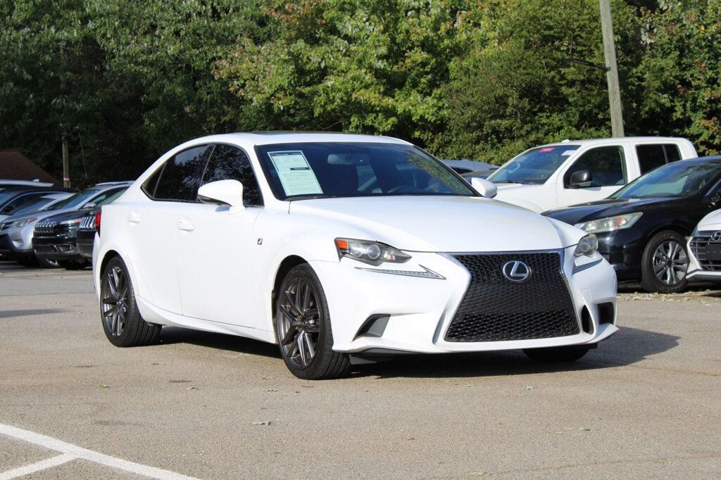Lexus IS