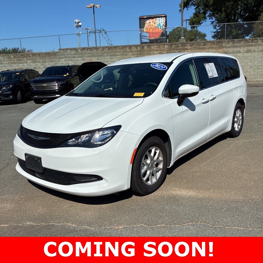 2023 CHRYSLER Voyager