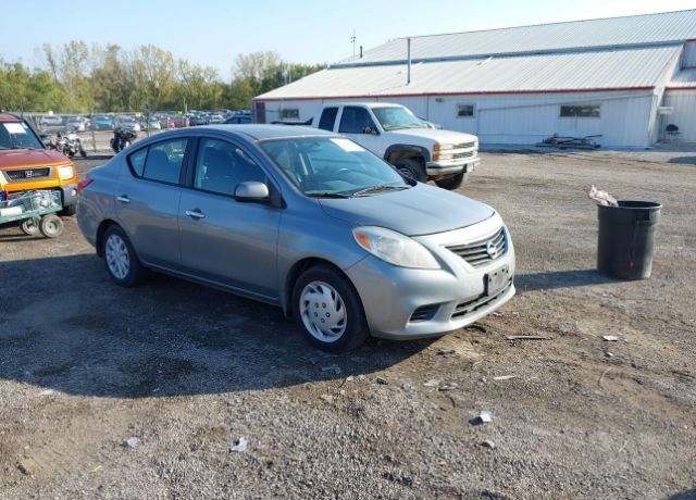 Nissan Versa