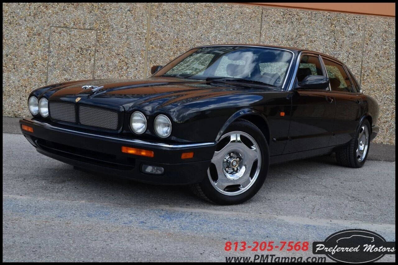 Jaguar XJR