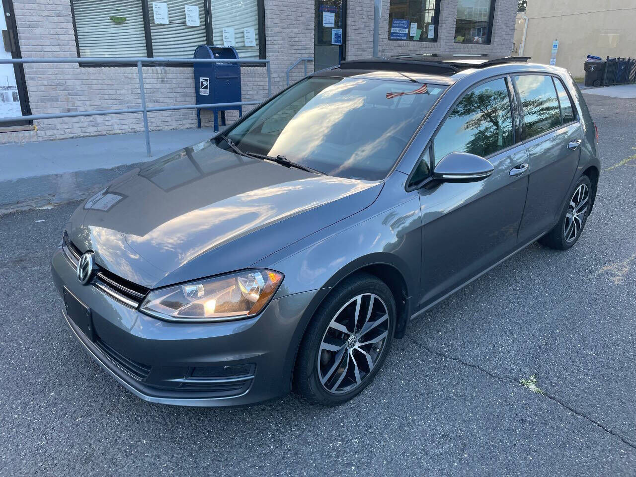 2016 VOLKSWAGEN Golf