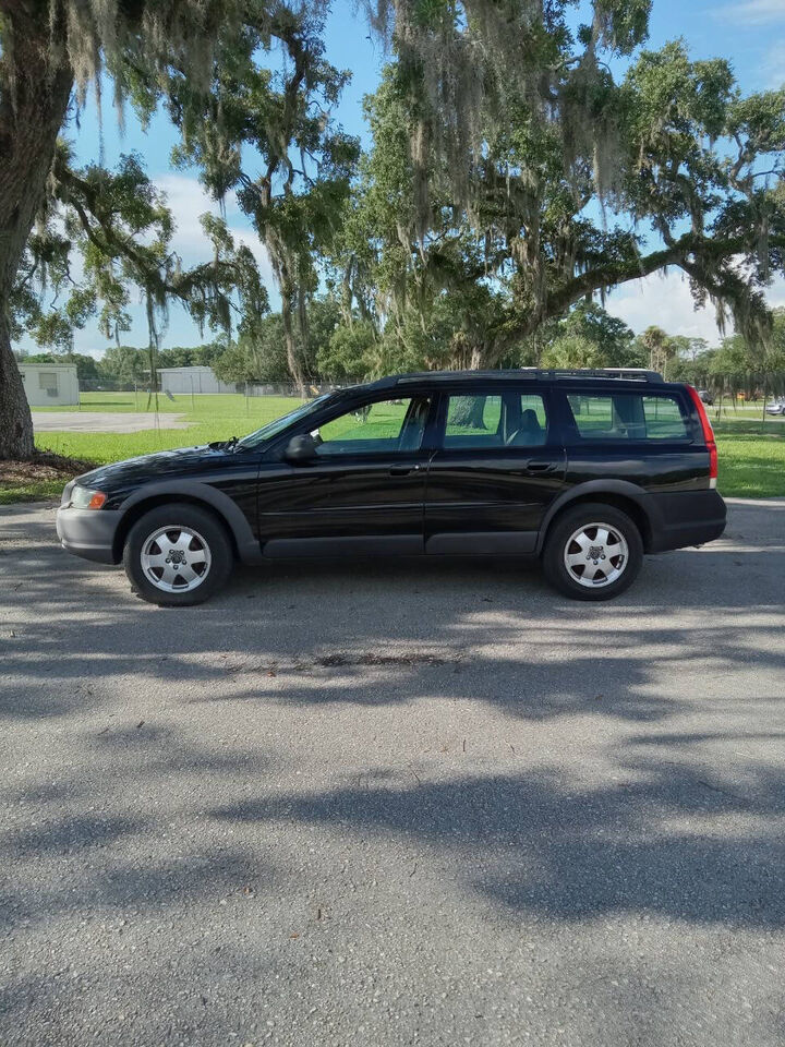 2004 VOLVO XC70