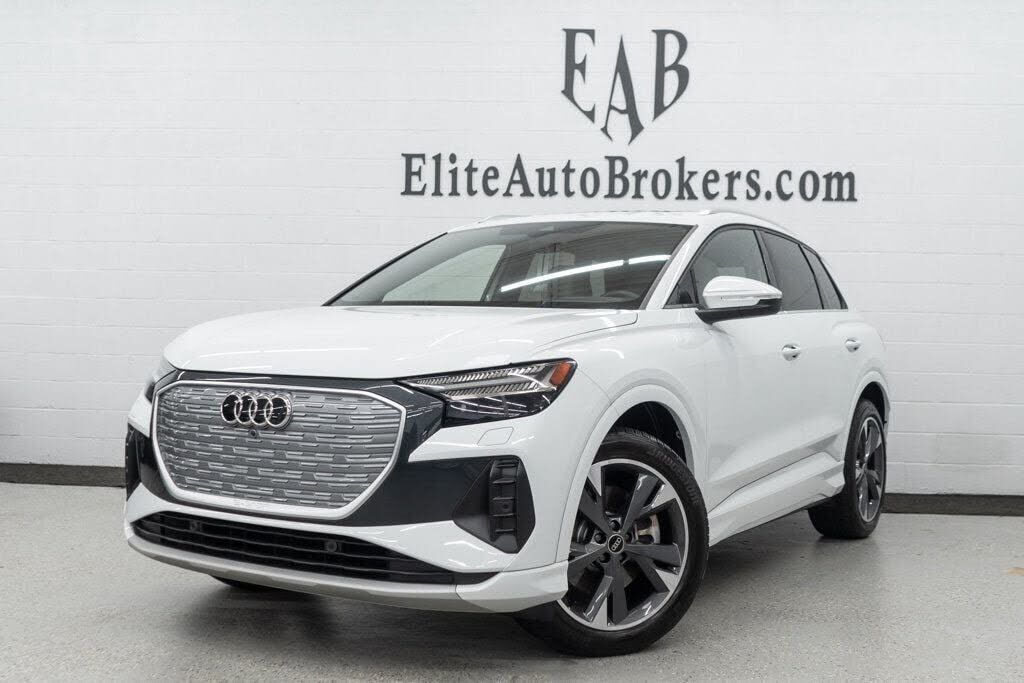 2022 AUDI Q4