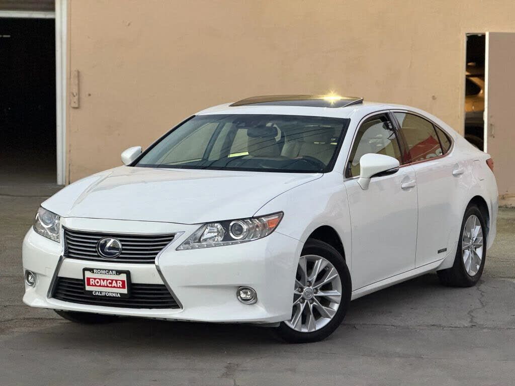 Lexus ES