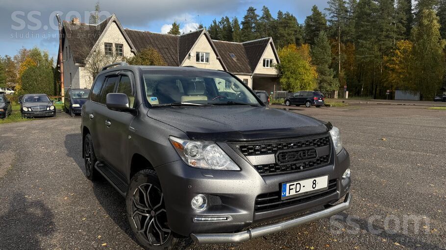 Lexus LX