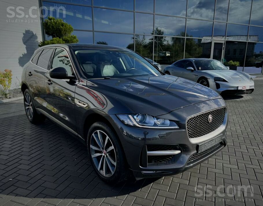 Jaguar F-Pace