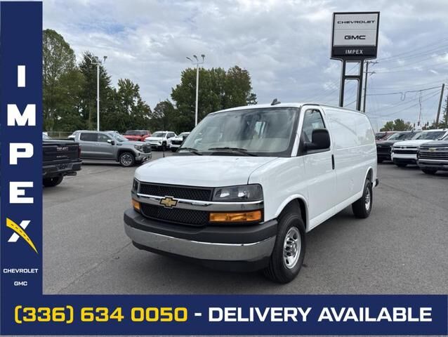 2025 CHEVROLET Express