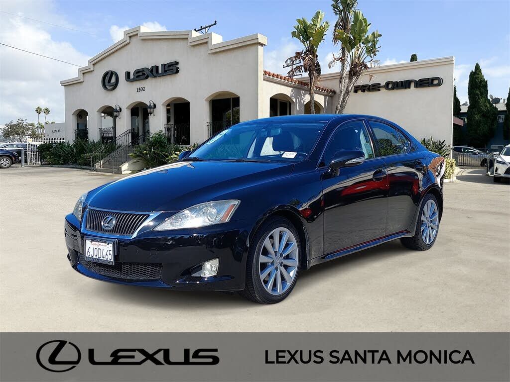 Lexus IS