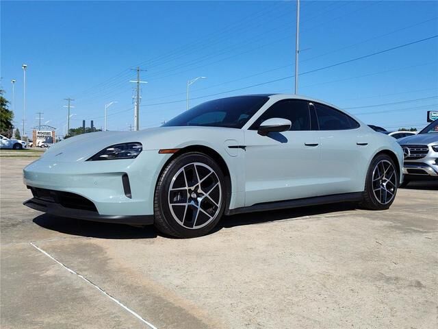 2025 PORSCHE Taycan