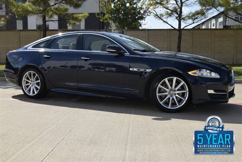 Jaguar XJ