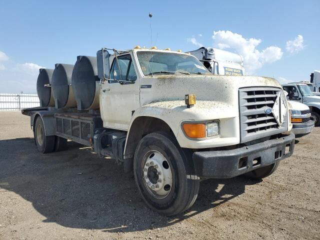 Ford F-700