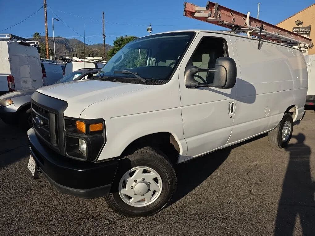 2011 FORD E-350