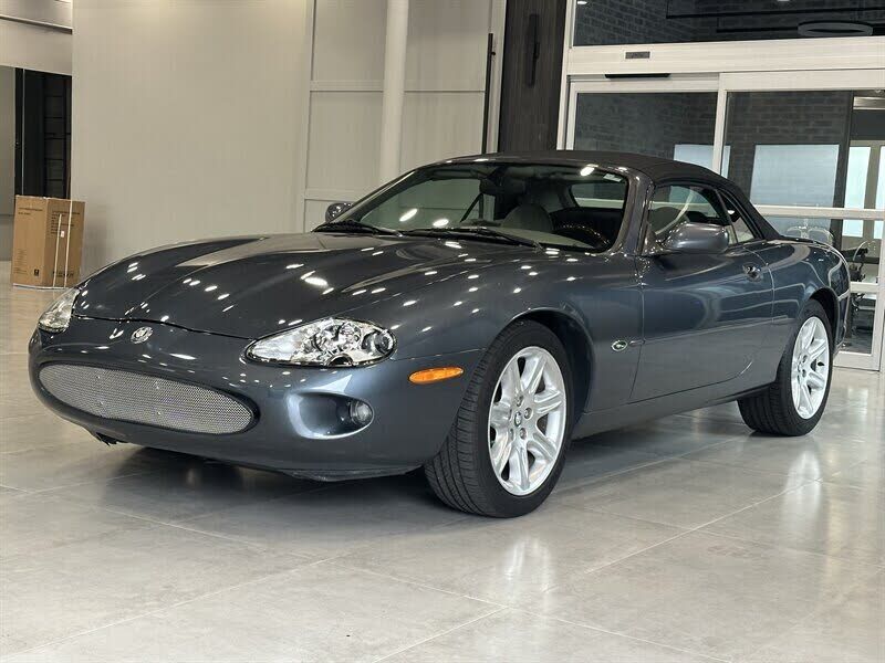 Jaguar XK8
