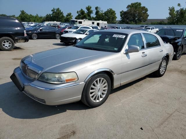 Lincoln Town Car
