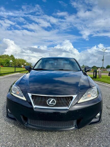 Lexus IS