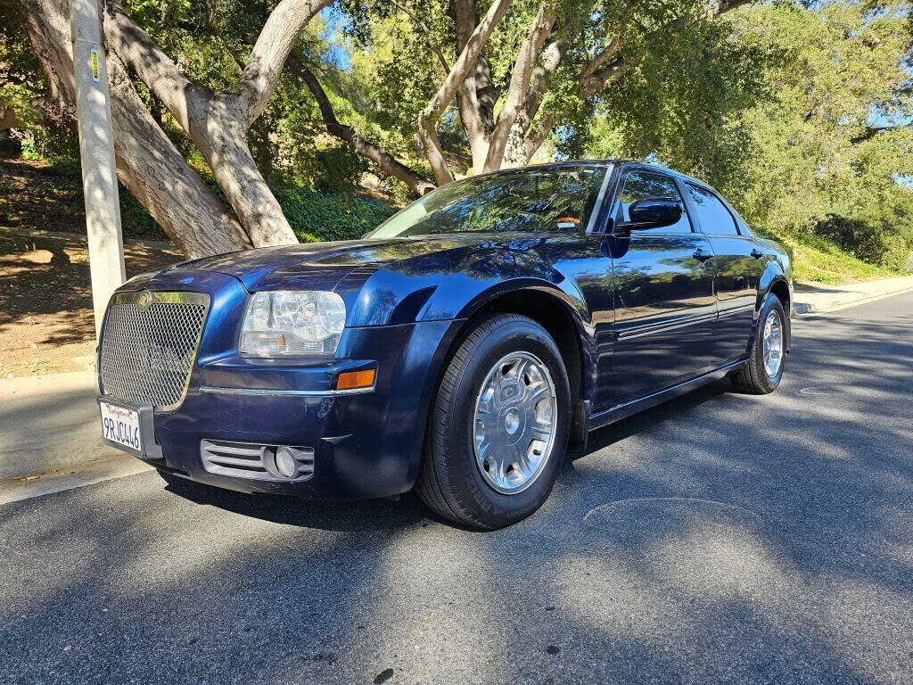2005 CHRYSLER 300