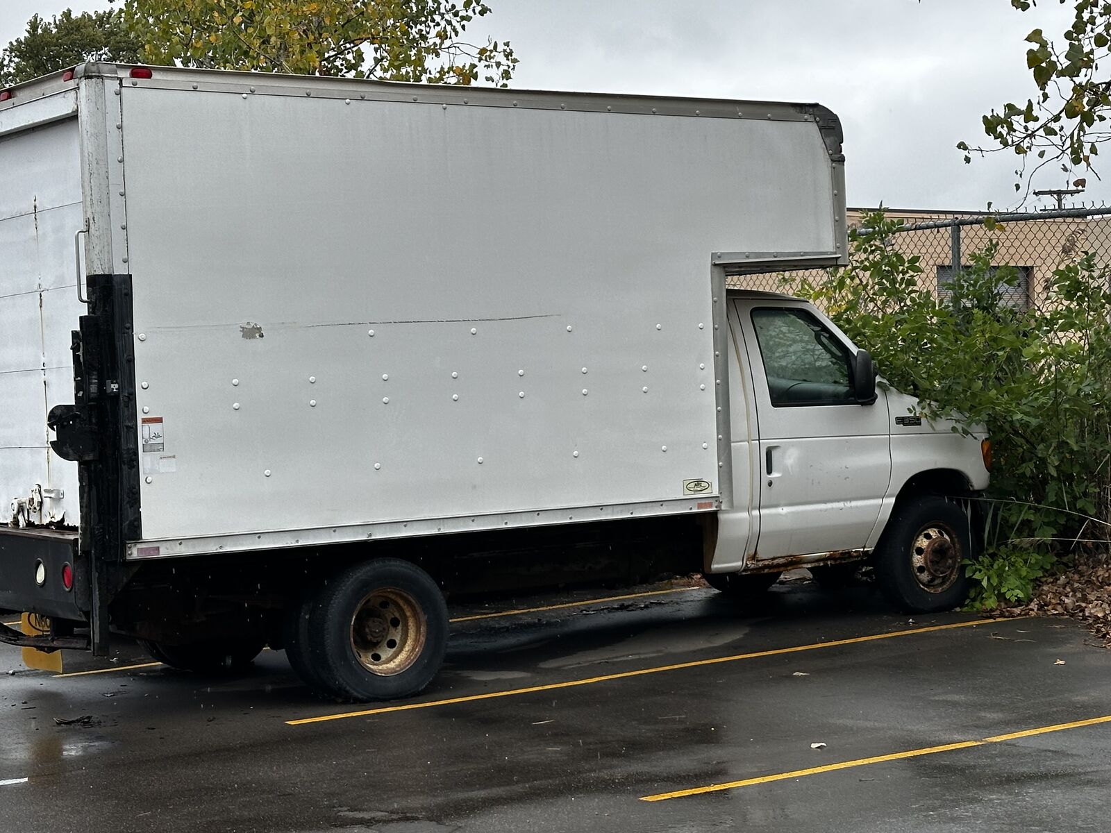 Ford E-350
