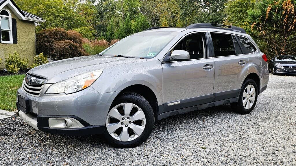 2011 SUBARU Outback