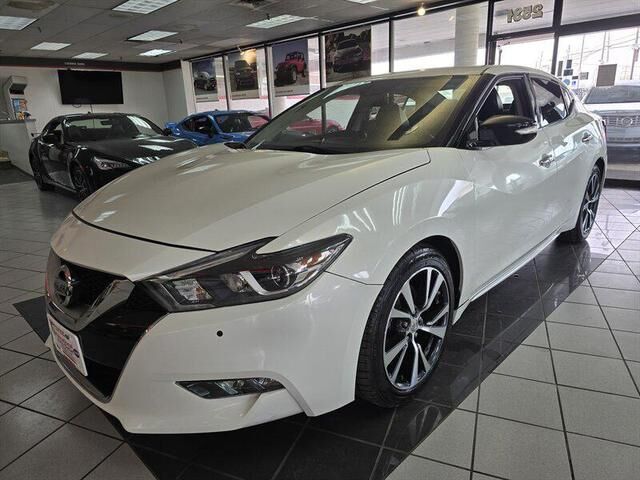 2017 NISSAN Maxima