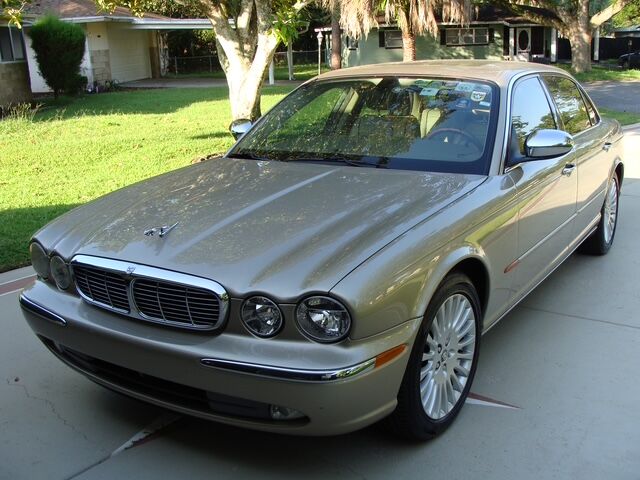 Jaguar XJ