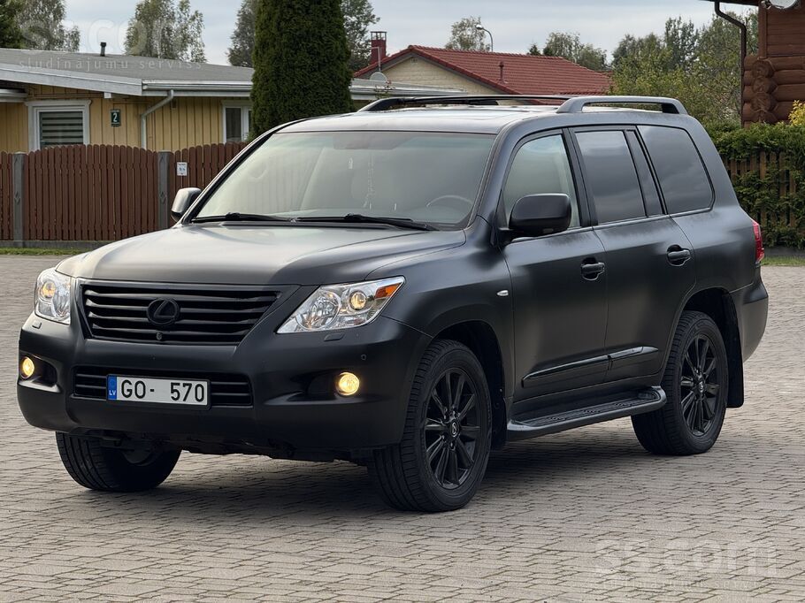 Lexus LX