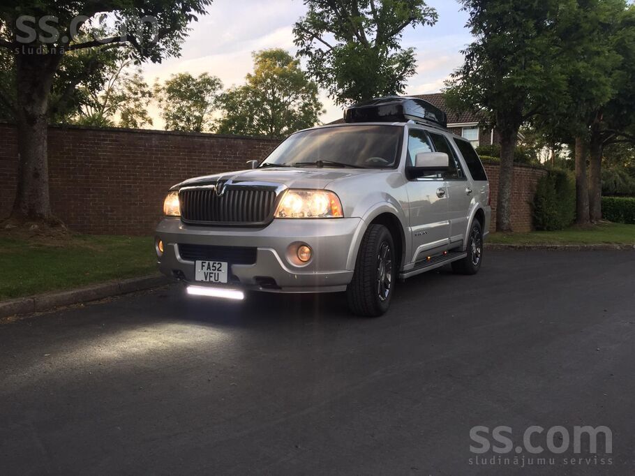 Lincoln Navigator