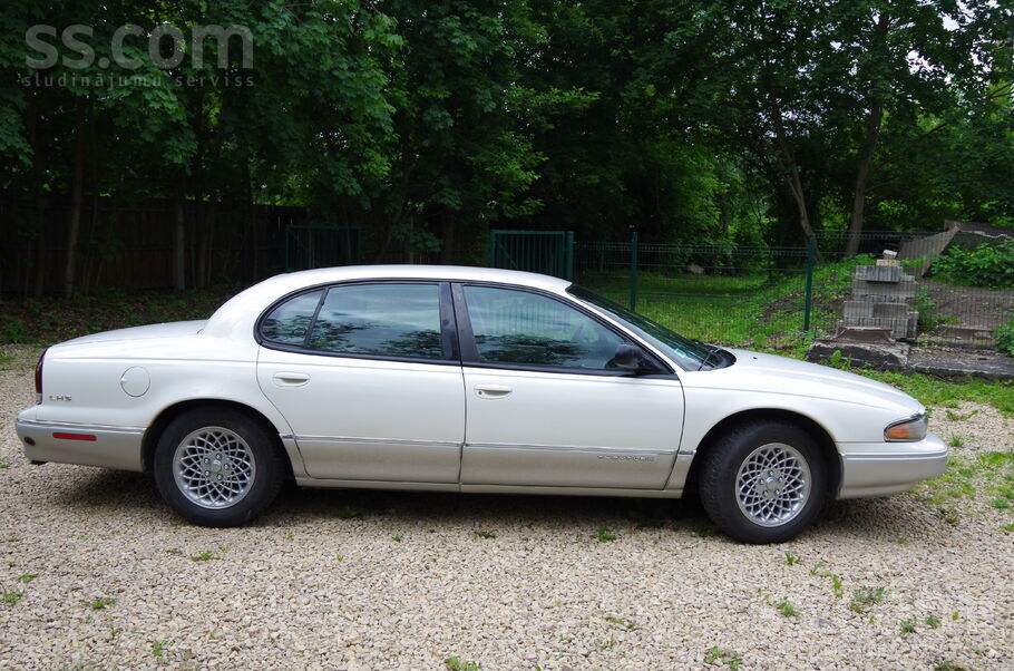 Chrysler LHS