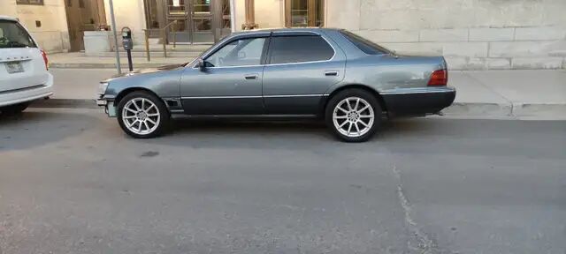Lexus LS